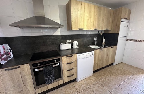 Caleta de Fuste Villa | Detached 3 bed villa, private heated pool, free wifi, close to all amenities.