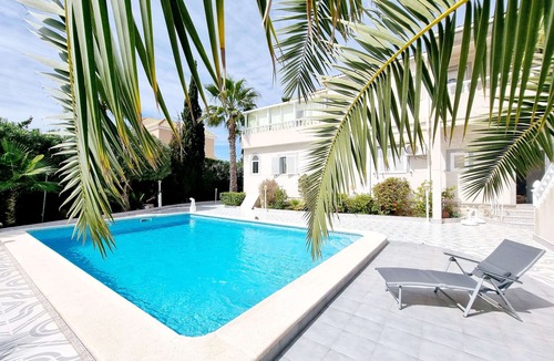 La Siesta Ski Chalet | Detached villa with private pool
