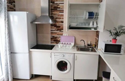 Los Tilos Apartment | Diaphanous loft, 5 minutes from Malaga bus station