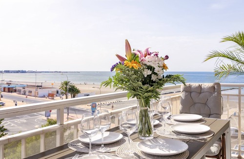 Santa Pola Apartment | ✩ direct beach location ✩ family friendly ✩ Netflix