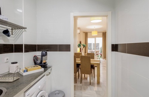 Doctor Barraquer-Grupo Renfe-Policlinico Apartment | Don Fadrique Macarena Apartment with Wi-Fi and Air Conditioning