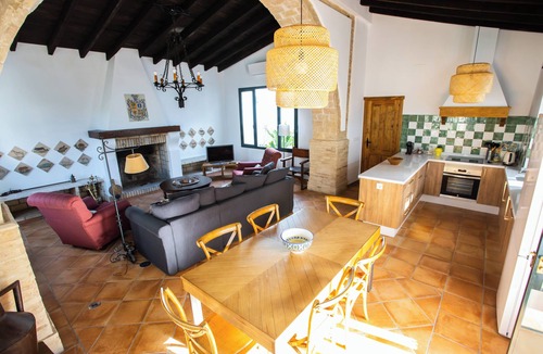 La Palma del Condado Villa | El Molino del Huertezuelo (33km from El Rocio/Doñana, near Seville and Beaches)