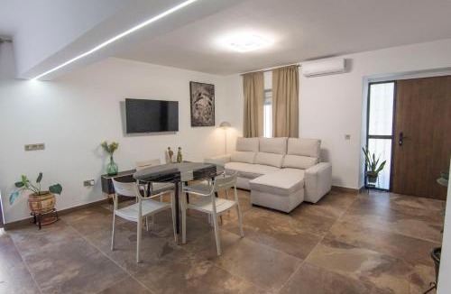 Rus House | El Prado, 2