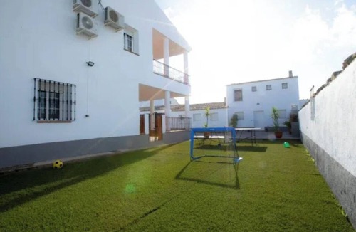 Jerez de los Caballeros Cottage | El Refugio de Brovales : Charming rural house with swimming pool and barbecue.