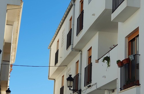 El Castell de Guadalest Apartment | El ÚNICO apartment with Jacuzzi and Art.