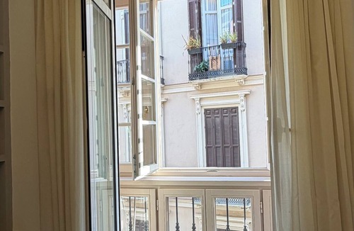 Centro Apartment | Elegant apt in cultural Málaga city and quiet area next to Cathedral. lift, WIFI