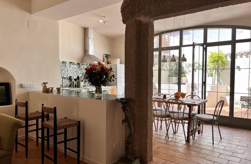 Oropesa House | Elegant manor house with swimming pool in beautiful medieval village