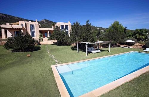 Sant Josep de sa Talaia Villa | Elegant Villa Escape in San Jose, 1036