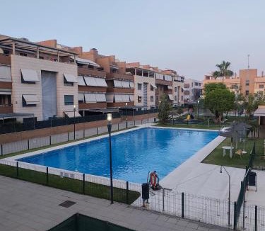 Camas Apartment | Elegante apartamento con piscina A un paso de Sevilla San Miguel