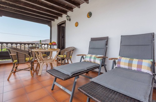 Haria House | 'Elikasa Mala' Holiday Apartment with Sea View, Balcony and Wi-Fi