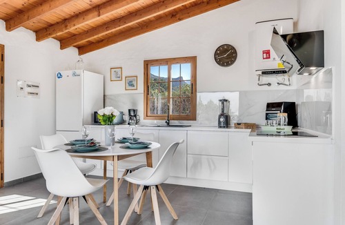La Solana Ski Chalet | Home2Book Country Stay with Terrace & BBQ