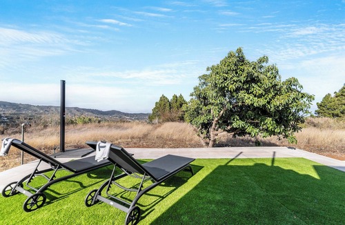 La Solana Ski Chalet | Home2Book Country Stay with Terrace & BBQ