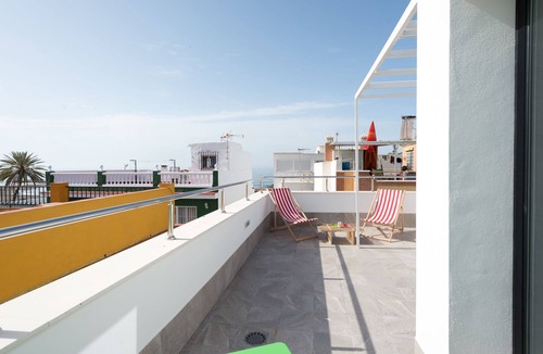 Malaga-Este Apartment | Estropada 2. Detached apartment in Pedregalejo, Malaga, with sea view