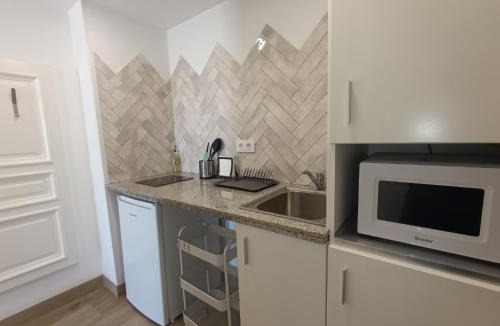 San Juan de Aznalfarache Apartment | "Estudio con balcón" A 9 min en metro del centro de Sevilla