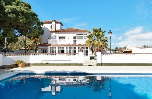 Chiclana de la Frontera Villa | Exclusive Villa for Groups in Chiclana de la Frontera