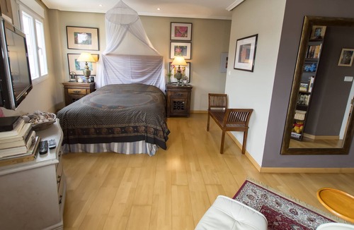 La Marina Apartment | EXCLUSIVE LUXURY 5 star 170 sq m LARGE PENTHOUSE APARTMENT & 2 BEDROOM SUITES
