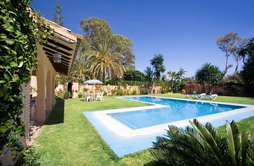 Puerto Banus Villa | Exclusive Villa El Messidor with Private heated Pool, 2nd Line to Beach