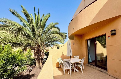 Castillo Caleta de Fuste Apartment | Fabulous 2-Bedroom Apartment in the Heart of Caleta de Fuste