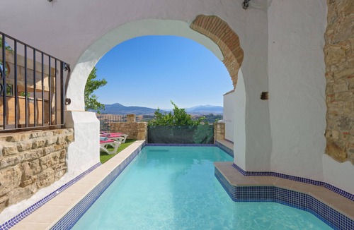 Jimena de la Frontera Villa | Family friendly traditional villa in Andalusian pueblo blanco with infinity pool