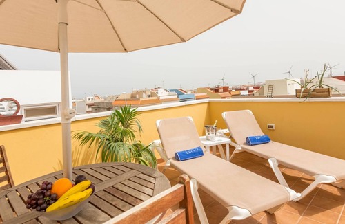 Cruce de Arinaga House | Family-friendly Home ‘Casa Cruce de Arinaga’ with Terrace, Air Conditioning & Wi-Fi