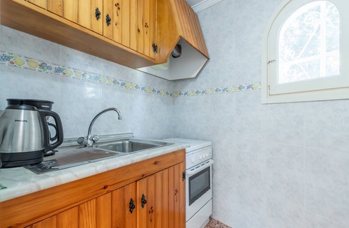 La Canuta Villa | Family-Friendly Villa "Es Paradis" with Pool, Garden and Wi-Fi
