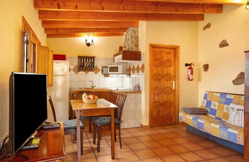 La Aldea de San Nicolas Villa | Finca "Casita Feliz" with Mountain View, Private Garden & Wi-Fi