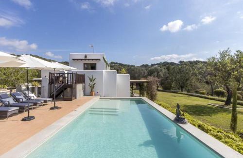 Santa Eulalia del Rio Villa | Finca in Ibiza with Sea Views and Infinity Pool
