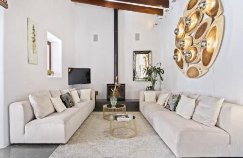 Santa Eulalia del Rio Villa | Finca in Ibiza with Sea Views and Infinity Pool