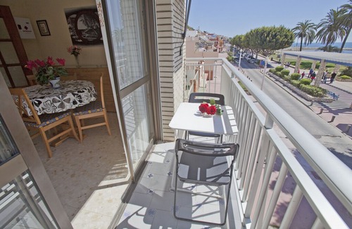 El Palo Apartment | First floor apartment by the beach