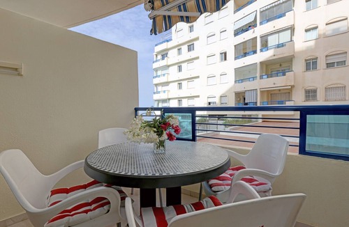 Marbella Apartment | First Line Beach Apartment with Sea Views, Pool, A/C & Wi-Fi