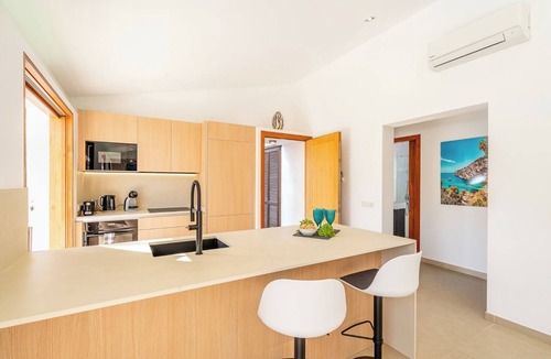 Pollensa House | FOOTPRINTS VILLA. PINEWALK AREA. HEATED POOL. WIFI. 100m/2 MIN WALK TO THE SEA