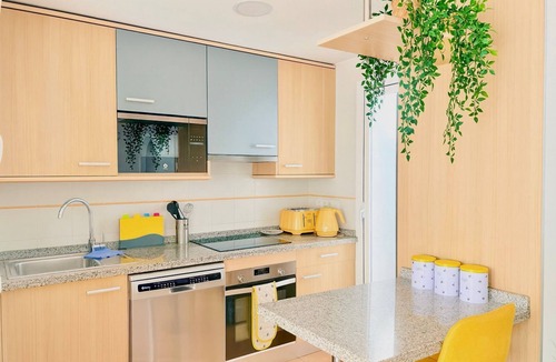 Vista de los Angeles-Rumina Apartment | Front Line Apartment with Sea Views, Fibre Internet, Lift & Communal Pool
