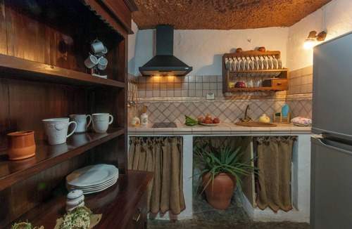 Fontanales Cottage | GC0004 Cosy cave cottage & private jacuzzi in Fontanales