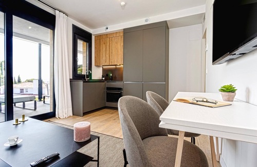 Distrito Norte Sierra Apartment | Genteel Home Arruzafa