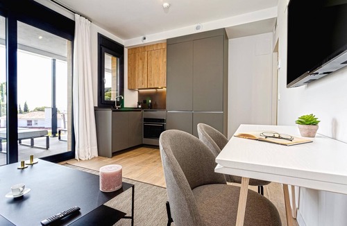 Distrito Norte Sierra Apartment | Genteel Home Arruzafa V