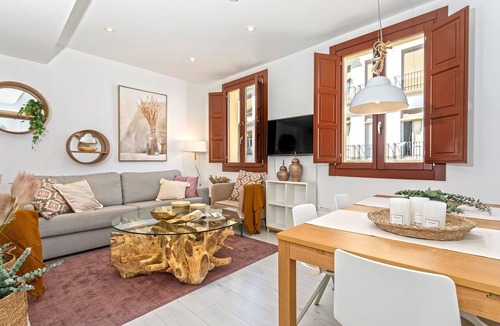 Central District Apartment | Genteel Home Zacatin 303