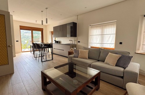 Mombeltran Apartment | Getaway in Gredos | House with outdoor area