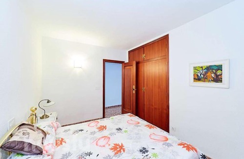 Ensanche Diputacion House | Gold Bedroom in the Center of Alicante
