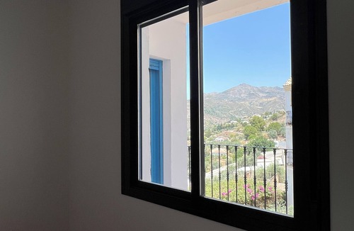 Alcaucin Apartment | Gorgeous Mountain views in Alcaucin