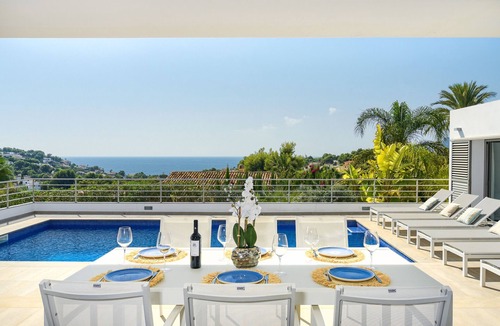 Fanadix Villa | Graham Holiday Rentals - Baladrar