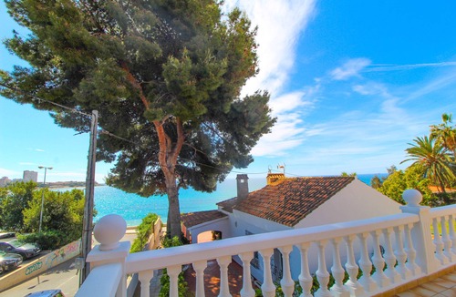 Alicante Ski Chalet | Great Villa, Sea Views, 20 Secs Walk to the Beach, Bbq, 9 People