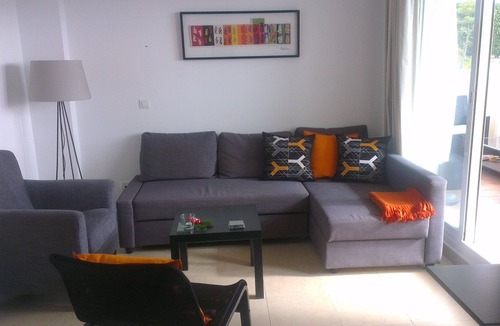 Benagalbon Apartment | Groot balkonterras | Añoreta Golf | zeezicht | zwembad | wifi | parkeergarage