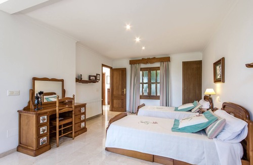 Inca Ski Chalet | Gual house with private pool