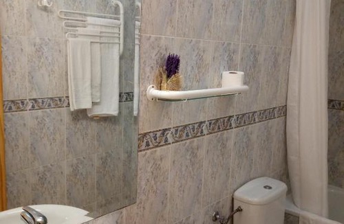 Banos de Montemayor House | Guest House - El Sendero