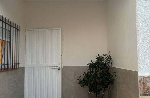Alicante Villa | Guest house inside villa Noah