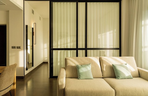 Altozano-Conde Lumiares Apartment | Guillman Suites