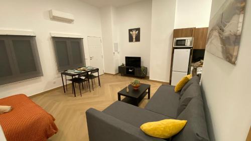 Los Tilos Apartment | H&H Suite Home