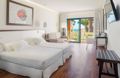 Bahia Calma Hotel | H10 Playa Esmeralda - Adults Only