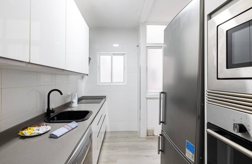 Perchel Norte Apartment | H2M Marmoles 3 bedroom & 2 bathroom with balcony