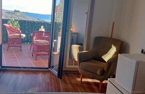 Villamiel Hotel | Habitación ideada para parejas con Jacuzzi, desayuno romántico y opción de cenas en su restaurante